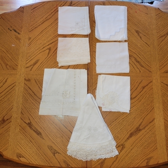 Bundle of Miscellaneous Vintage Linens & Lace - Picture 1 of 12
